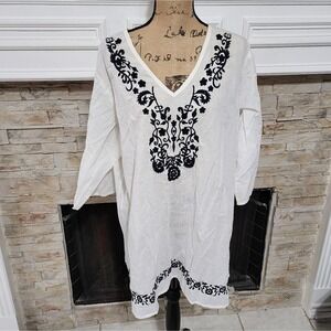 Chic connection white embroidered v neck tunic plus size 3X‎ new!!